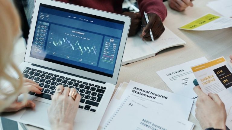 Data Visualization with MATLAB – Projects and Examples