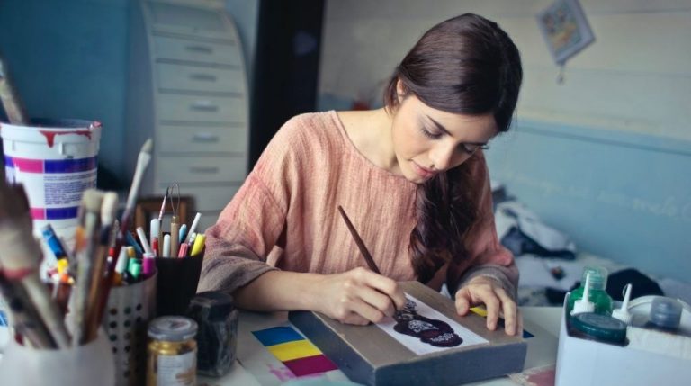 10 Best + Free Fashion Designing Course & MOOCs 2025 [Updated]