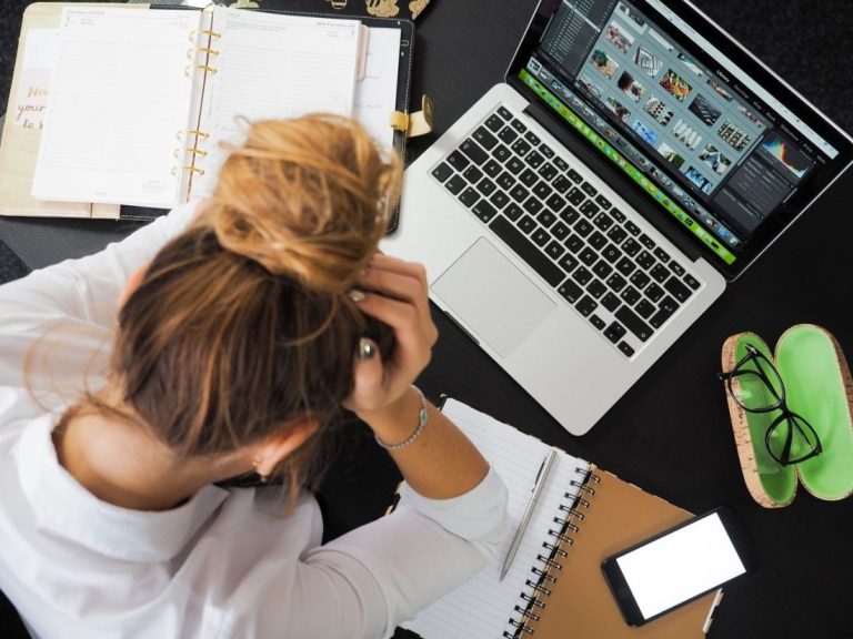 4 Challenges New Moms Face Heading Back into the Workforce in 2025