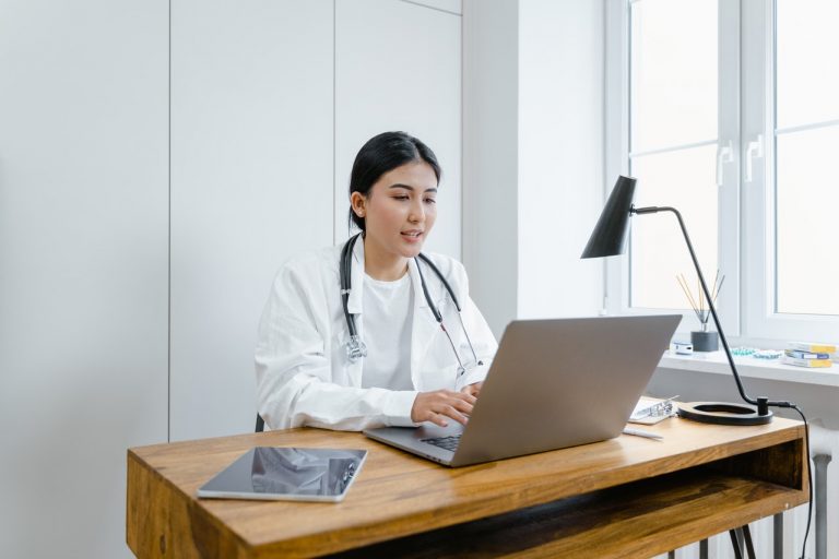 14 Best + Free Healthcare Analytics Courses & Classes 2025