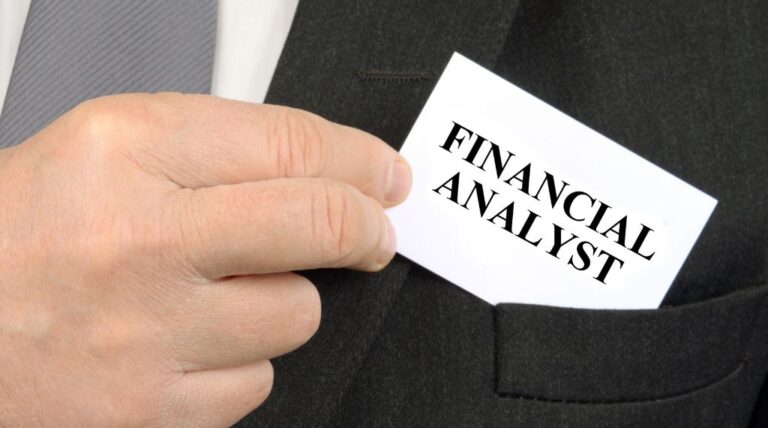 Become a Financial Analyst: Complete Learning Path