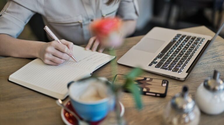 10 Best + Free Content Marketing Courses with Certificates