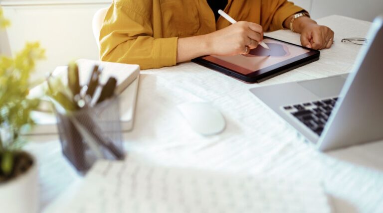 UX Designer Resume: Examples & Guide for 2025